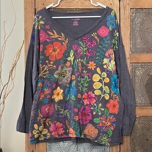 NATURAL LIFE Vibrant Floral Long Sleeve Top - Multicolor on Gray